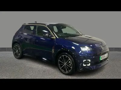 Used Renault R5 Iconic 110 kW (150 HP) 2025 Blue/black Hatchback