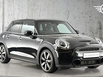Begagnad Mini Cooper S Exclusive 176 HK (129 kW) 2022 Svart Halvkombi