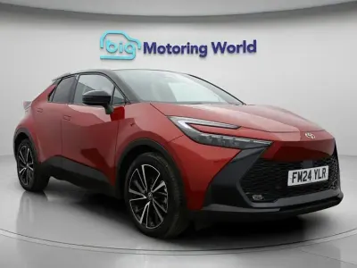 Used Toyota C-HR 223 HP (164 kW) 2024 Red/black SUV