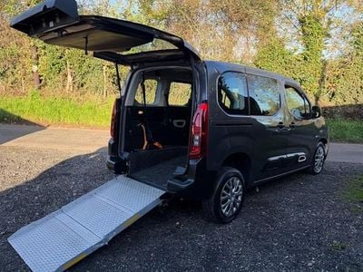 Used Citroën Berlingo Feel 130 HP (95 kW) 2019 Grey MPV
