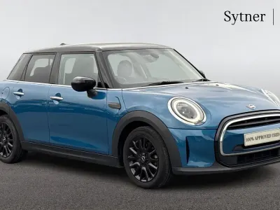 Usado Mini Cooper Classic 134 CV (98 kW) 2022 Azul Utilitario
