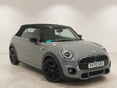 Usado Mini Cooper Cabriolet Sport 136 HP (100 kW) 2020 Cinzento Cabrios