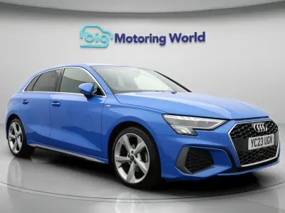 Używany Audi A3 S-Line 110 KM (80 kW) 2023 Niebieski Sedan/Limuzyna