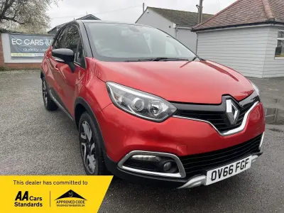 Used Renault Captur Signature 90 HP (66 kW) 2016 Red/black SUV