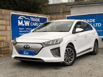 Begagnad Hyundai Ioniq Premium 100 kW (136 HK) 2021 Vit Halvkombi