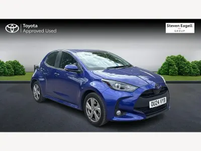 Used Toyota Yaris 91 HP (66 kW) 2024 Blue Hatchback