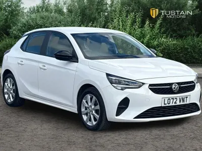 Used Vauxhall Corsa Design Edition 75 HP (55 kW) 2022 Arctic white Hatchback