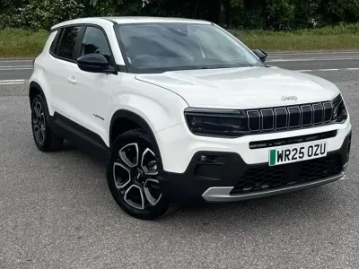 Begagnad Jeep Avenger EV Summit 114 kW (156 HK) 2025 Vit SUV