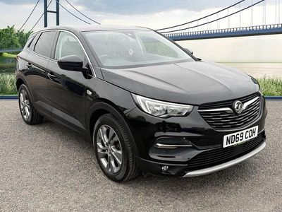 Used Vauxhall Grandland X SRi 130 HP (95 kW) 2019 Black SUV