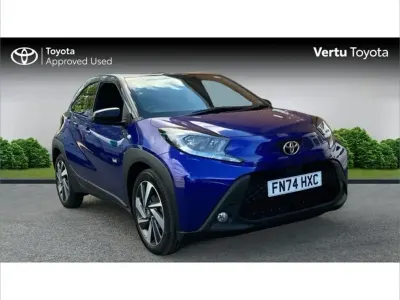 Used Toyota Aygo X 72 HP (52 kW) 2024 Juniper blue bitone (metallic paint) SUV