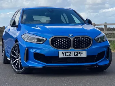 Używany BMW M135 Sport Line 301 KM (221 kW) 2021 Niebieski Hatchback