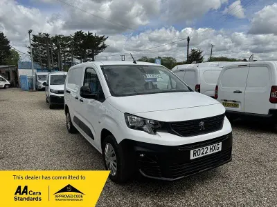 Used Peugeot Partner Premium 131 HP (96 kW) 2022 White MPV