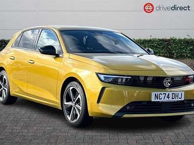 Used Vauxhall Astra S 131 HP (96 kW) 2025 Premium paint  two coat metallic  electric yello Hatchback