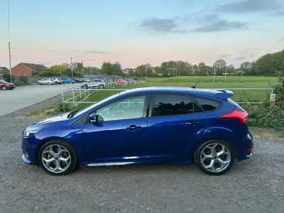 Used Ford Focus ST 2016 Blue Hatchback