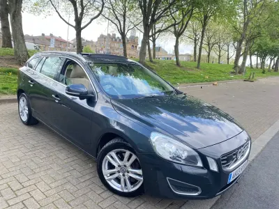 Usado Volvo V60 SE Lux 215 CV (158 kW) 2013 Gris Familiar