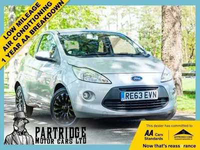 Używany Ford Ka Zetec 69 KM (50 kW) 2014 Srebrny Hatchback