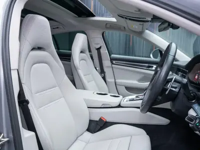Usado Porsche Panamera Platinum Edition 2023 Prateado Citadino