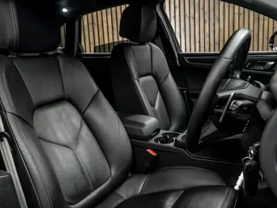 Begagnad Porsche Macan 265 HK (194 kW) 2022 Grå SUV