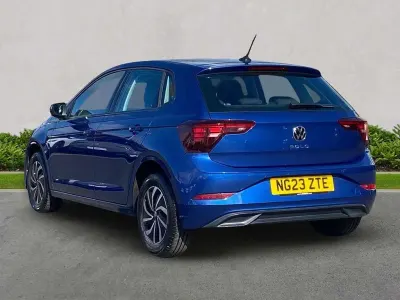 Używany VW Polo Life 95 KM (69 kW) 2023 Niebieski Hatchback