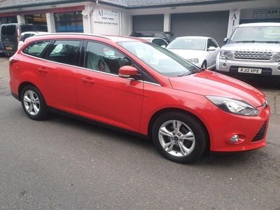Used Ford Focus Zetec 125 HP (91 kW) 2012 Red Estate