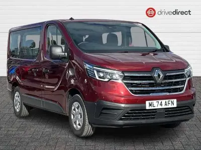 Usado Renault Trafic 2024 Vermelho Monovolume