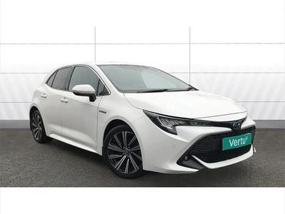 Used Toyota Corolla Design 122 HP (89 kW) 2020 White Hatchback