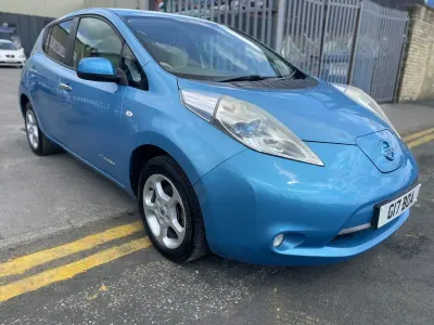 Used Nissan Leaf 80 kW (109 HP) 2011 Blue Hatchback