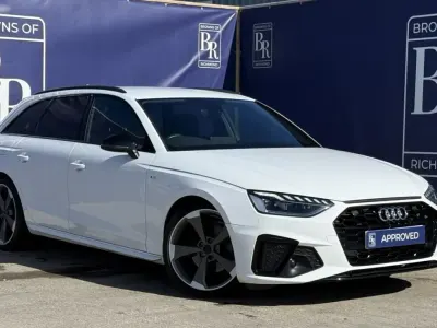 Używany Audi A4 Black Edition 150 KM (110 kW) 2020 Biały Kombi