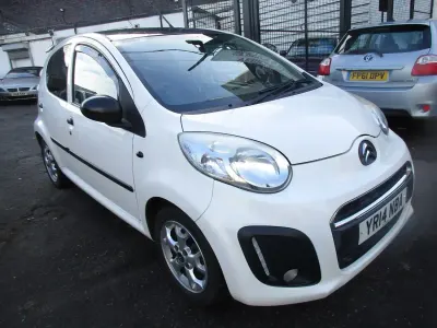 Usado Citroën C1 Platinum 68 HP (50 kW) 2014 Branco Citadino