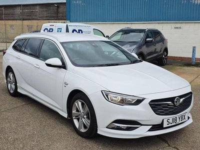 Used Vauxhall Insignia SRi 136 HP (100 kW) 2018 White Estate