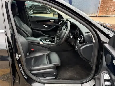 Używany Mercedes C220 SE 2018 Czarny Sedan/Limuzyna