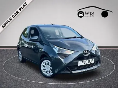 Begagnad Toyota Aygo X-play 72 HK (52 kW) 2020 Grå Halvkombi