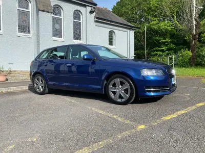 Begagnad Audi A3 Design 102 HK (75 kW) 2010 Blå Halvkombi