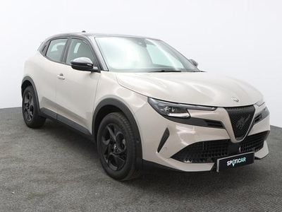 Begagnad Alfa Romeo Junior 136 HK (100 kW) 2025 Beige SUV