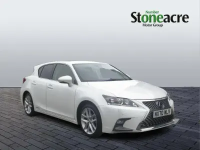 Used Lexus CT200h 134 HP (98 kW) 2020 White Hatchback