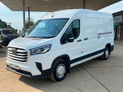 Maxus V90