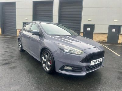 Grey Used 2016 Ford Focus ST Hatchback | £9,595 (Good price)