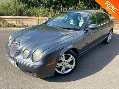 Usado Jaguar S-Type R 400 HP (294 kW) 2005 Cinzento Sedan