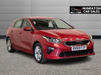 Used Kia Ceed 114 HP (83 kW) 2019 Red Hatchback