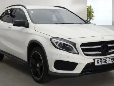 Begagnad Mercedes GLA220 AMG line 177 HK (130 kW) 2016 Vit SUV