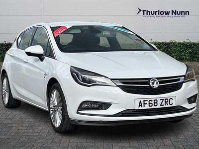Used Vauxhall Astra Elite 150 HP (110 kW) 2019 White Hatchback