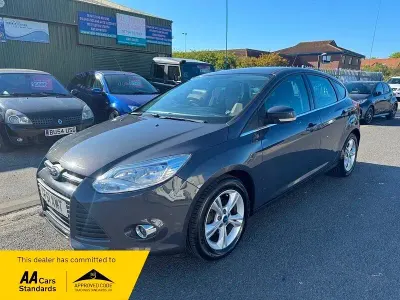 Używany Ford Focus Zetec 2011 Szary Hatchback