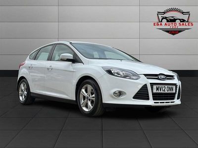 Used Ford Focus Zetec 125 HP (91 kW) 2012 White Hatchback