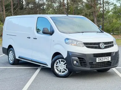 Używany Vauxhall Vivaro S 100 KM (73 kW) 2021 Biały Minivan