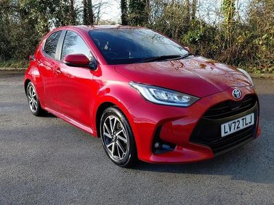 Used Toyota Yaris Hybrid Design 113 HP (83 kW) 2022 Red Hatchback