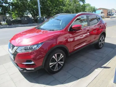 Used Nissan Qashqai N-Connecta 2019 Red SUV