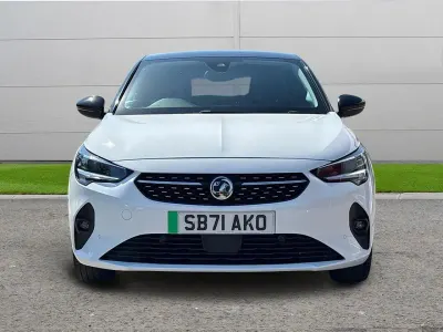 Second-hand Vauxhall Corsa-e Elite 98 kW (134 CP) 2021 Alb Hatchback