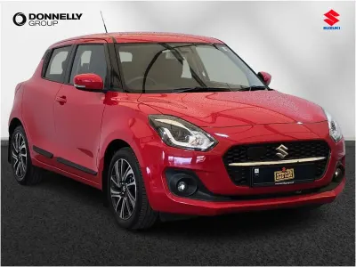 Begagnad Suzuki Swift SZ5 83 HK (61 kW) 2021 Röd Halvkombi