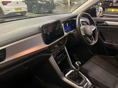 Used VW T-Roc Life 150 HP (110 kW) 2023 Black SUV