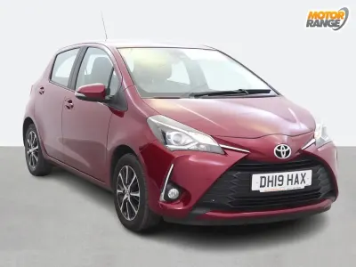 Begagnad Toyota Yaris 2019 Röd Halvkombi